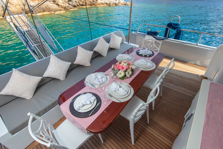 Meal Table of Royal Rtt yacht