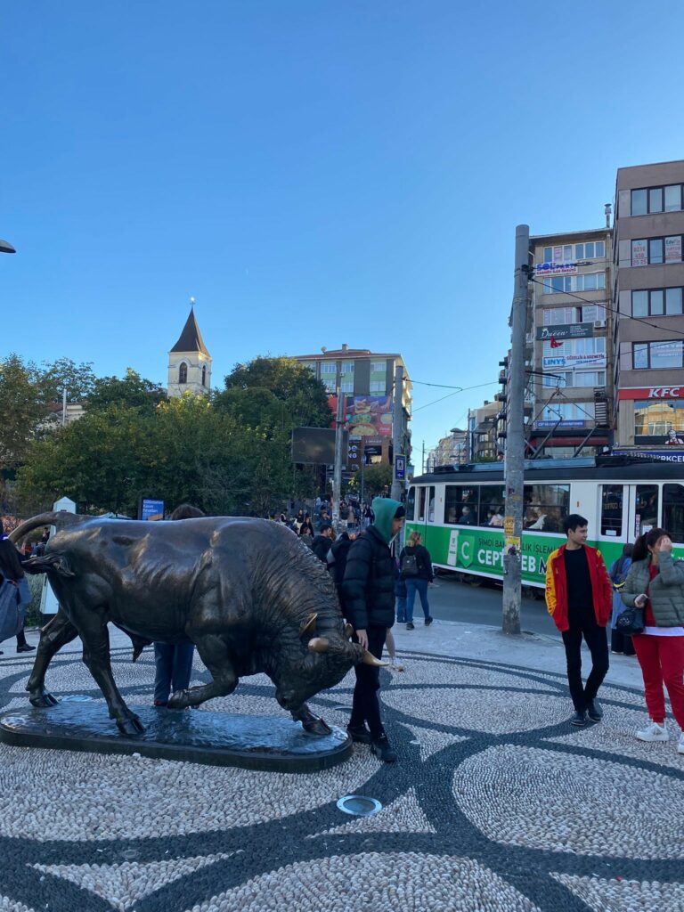 Kadıköy Bull Statue
