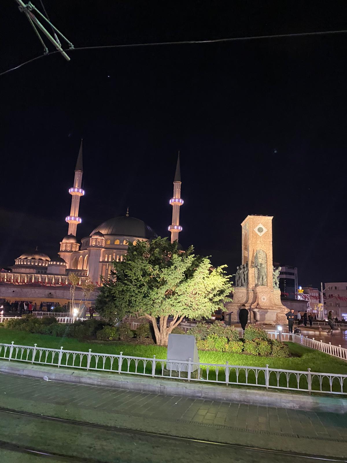 Key Features of Taksim Square